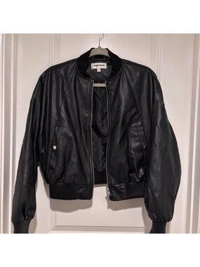 Vigoss black leather bomber jacket Size...